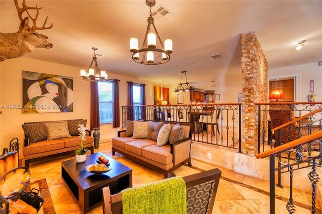 Building Photo - 5826 SW 17th St