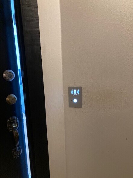 Building Photo - 3949 Los Feliz Blvd