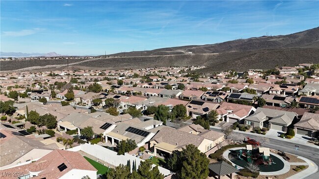 Building Photo - 2685 La Boutique St