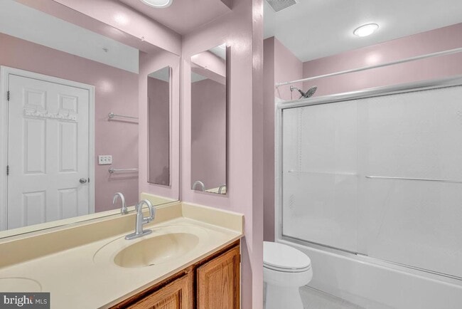 Building Photo - 9354 Sombersby Ct