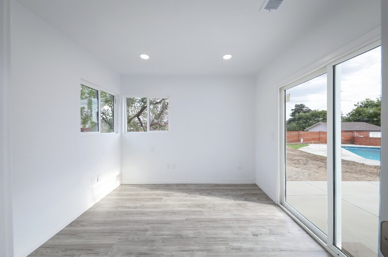 Building Photo - 501 Magnolia Ave