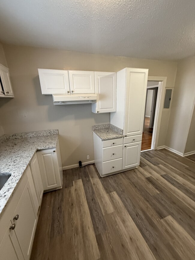 Building Photo - 505 Sunrise Blvd