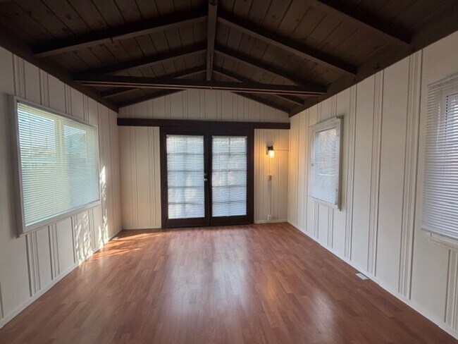 Building Photo - 4807-4809 Brighton Ave