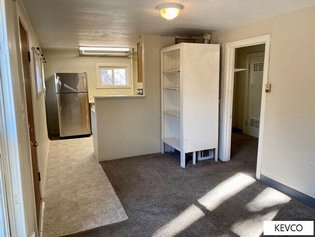 Building Photo - 821 W Myrtle St