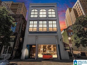 Building Photo - 2018 Morris Ave