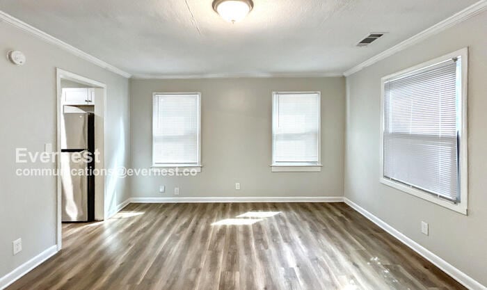 Building Photo - 2168 Rexford Dr