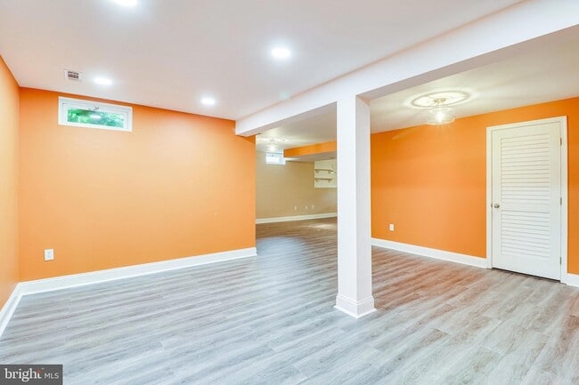 Building Photo - 6122 Bayliss Pl