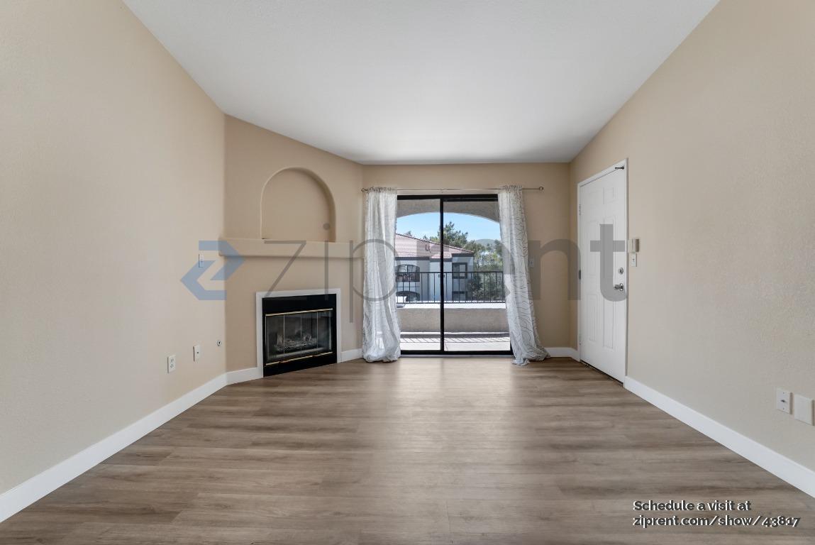 Building Photo - 950 Seven Hills Dr