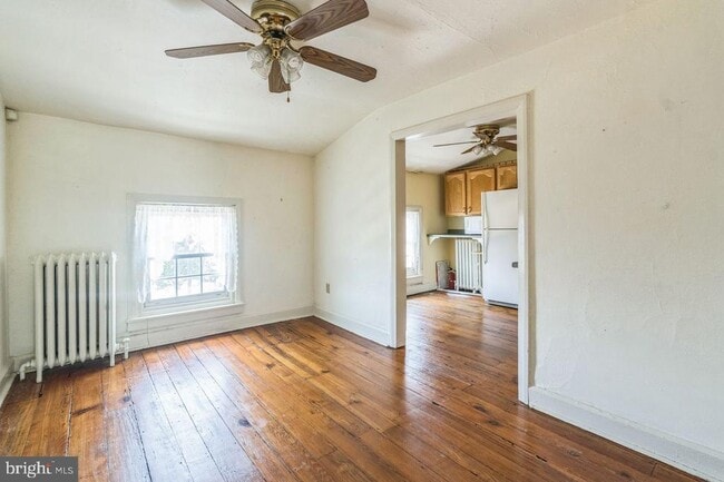 Primary Photo - 349 W State St