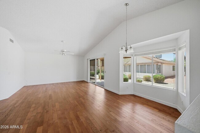 Building Photo - 6532 S Sawgrass Dr