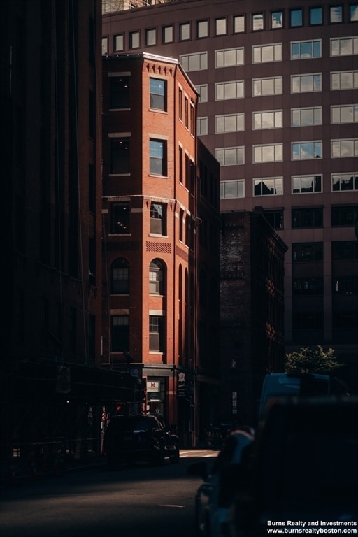 Building Photo - 281 Franklin St