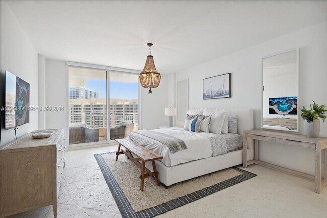 Building Photo - 791 Crandon Blvd