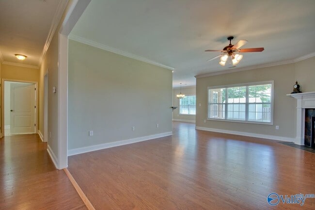 Building Photo - 112 SW Autumn Cove Dr