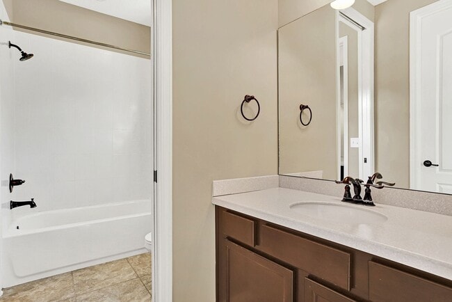 Building Photo - Gorgeous 5 bedroom/ 4 bathroom home in Durbin!