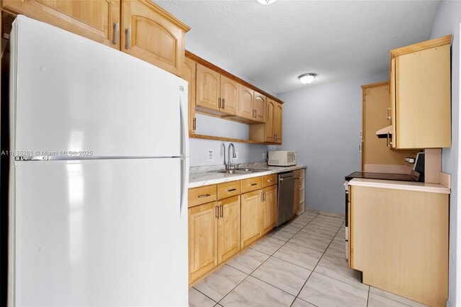 Building Photo - 2028 SW 103rd Ct