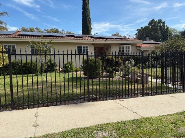Building Photo - 10918 Reseda Blvd