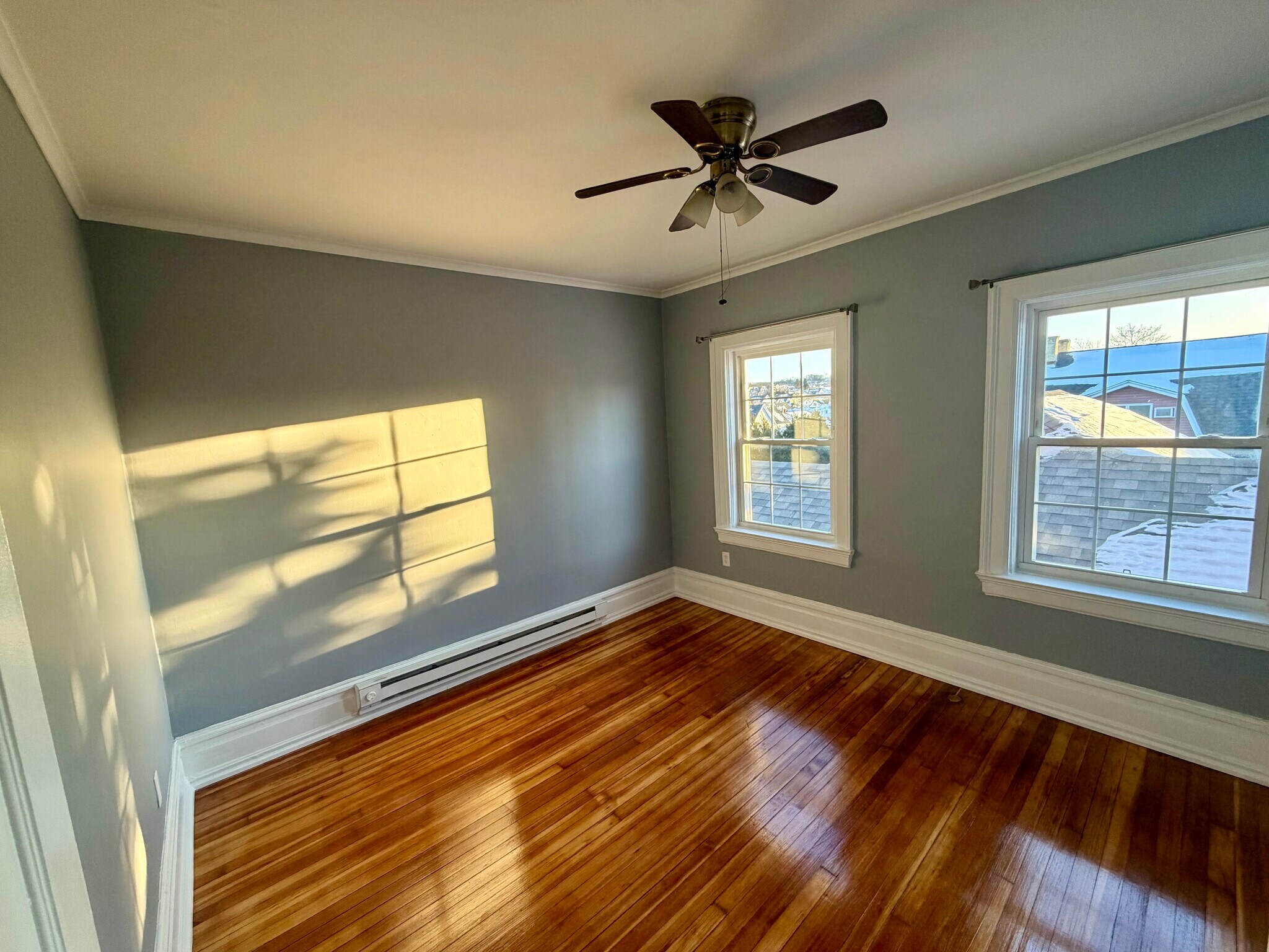 Building Photo - 502 River St