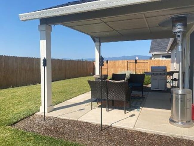 Building Photo - Introducing a charming rental home in East...