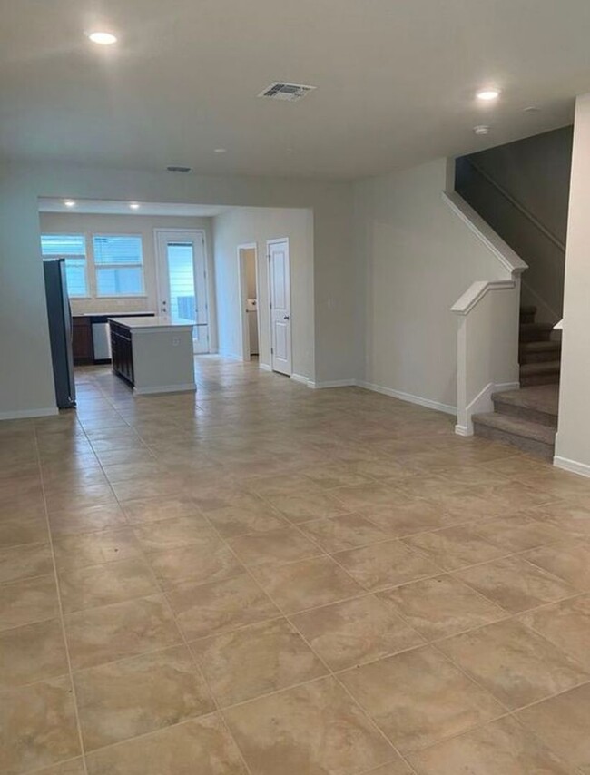 Building Photo - Isles of Lake Nona!!  3 Bedroom 2.5 Bathro...