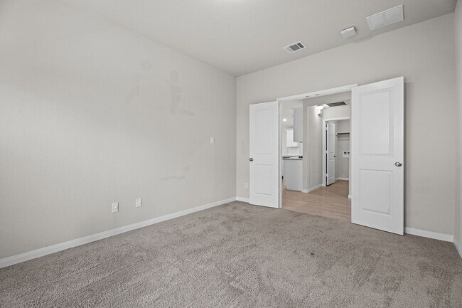 Building Photo - 1047 Raceland Rd