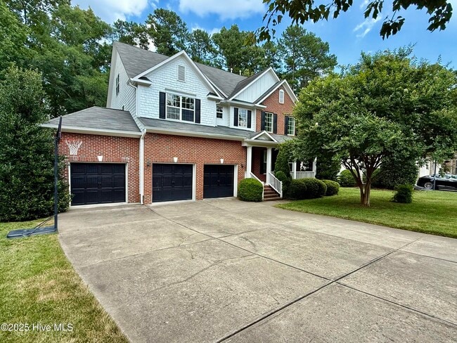 Primary Photo - 410 Harkness Cir