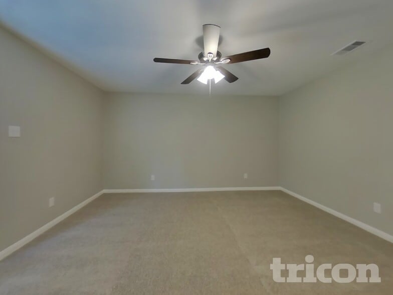 Building Photo - 23048 Shakespeare Dr