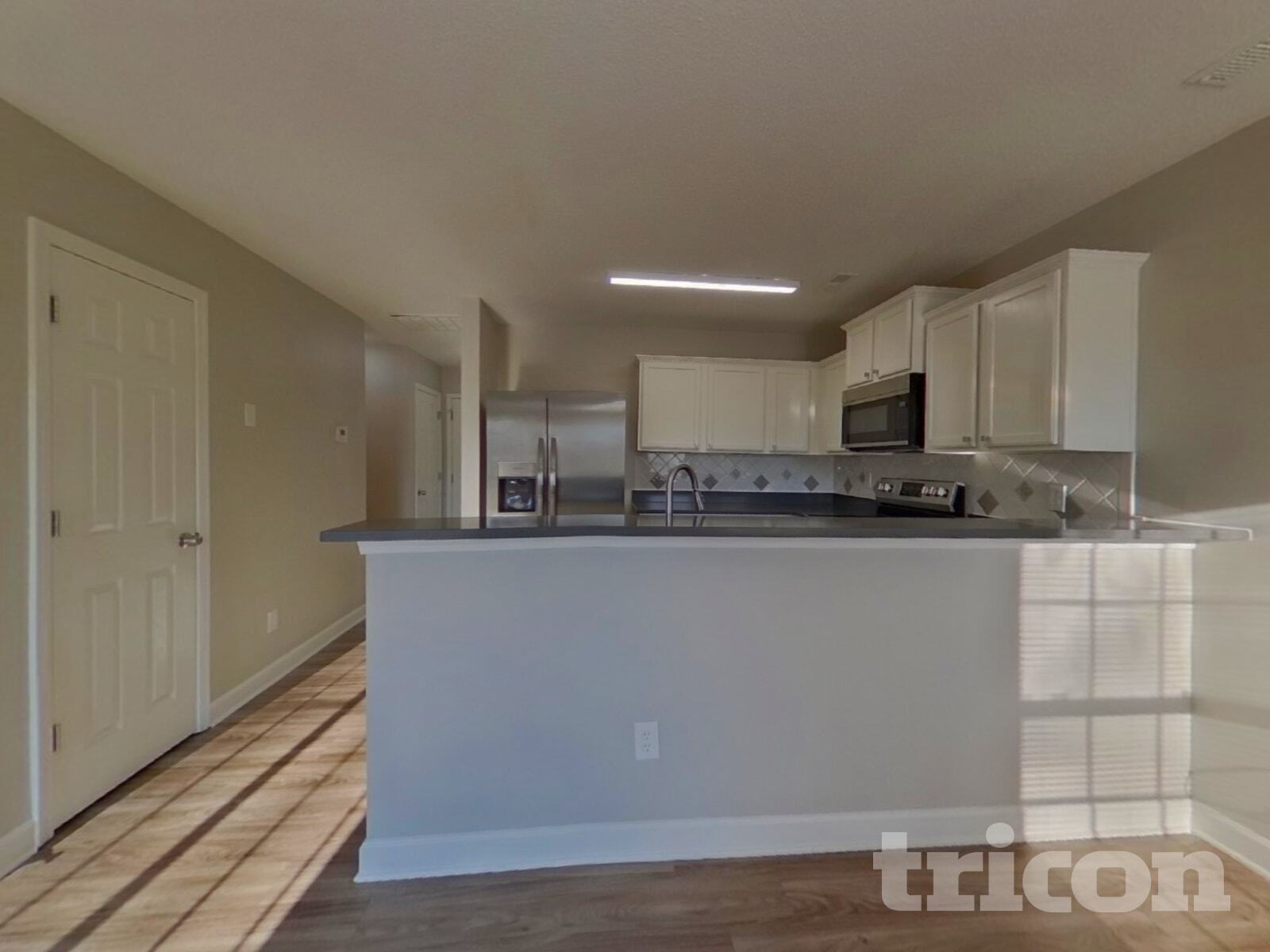 Building Photo - 9245 Simonton Dr