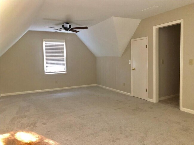 Building Photo - 11175 Linbrook Ln