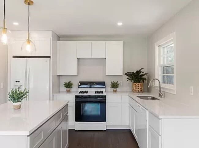 Building Photo - 3 Bedroom 2 Bath House in Memminger Hall - West Ashley