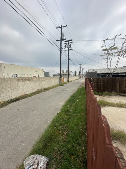 Building Photo - 402 18th St