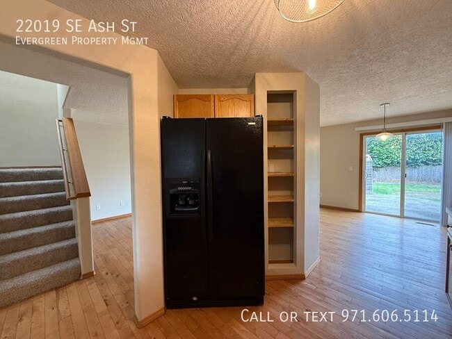 Building Photo - 22019 SE Ash St