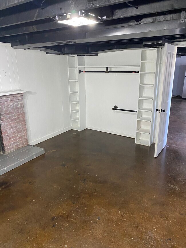 Building Photo - 552 Leesville Rd