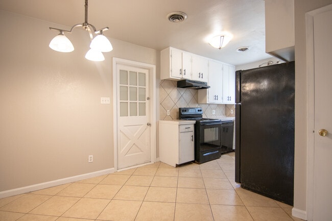 Building Photo - 3714 Ridgemont Dr