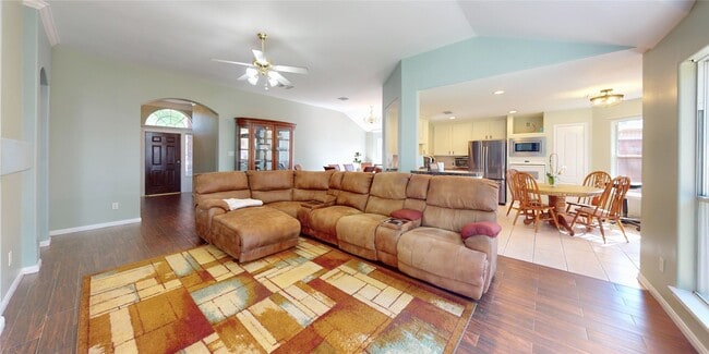 Building Photo - 6014 Knollwood Tr