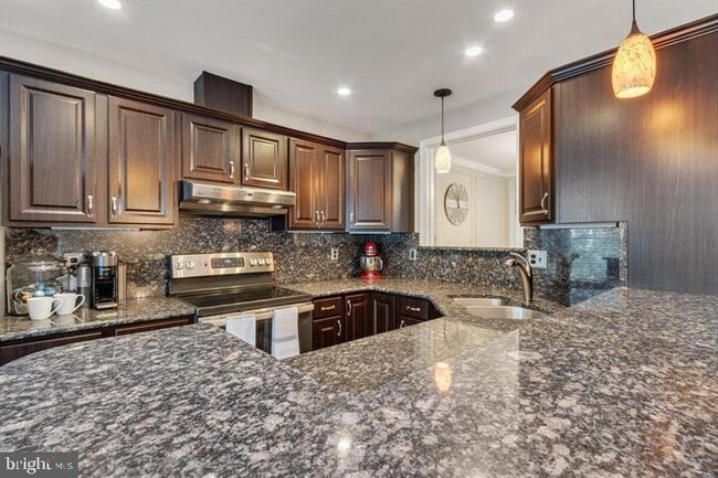 Building Photo - 3956 Valley Ridge Dr