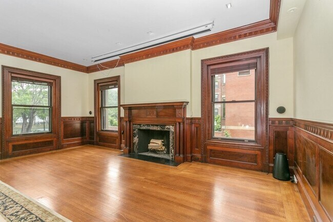 Building Photo - 404 Beacon St