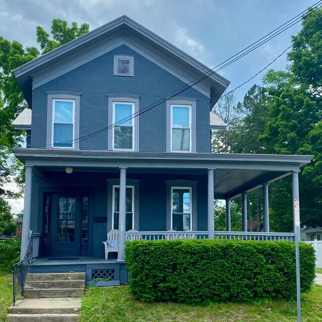 Building Photo - 30 Park Plz