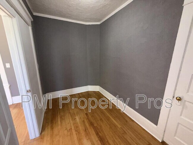 Building Photo - 2575 N 34th St