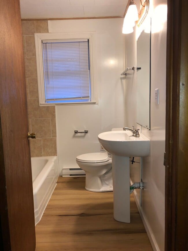 Building Photo - 553-B Jefferson Road