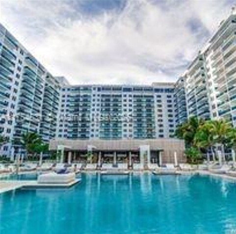 Building Photo - 2301 Collins Ave