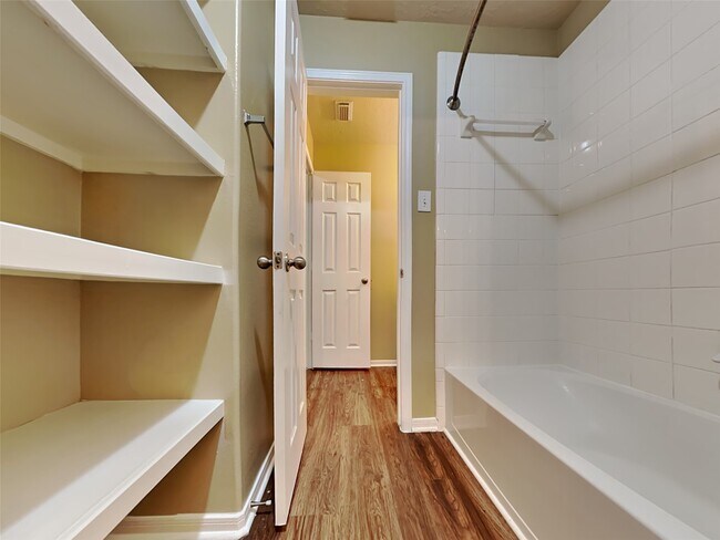 Building Photo - 19002 Bressingham Dr