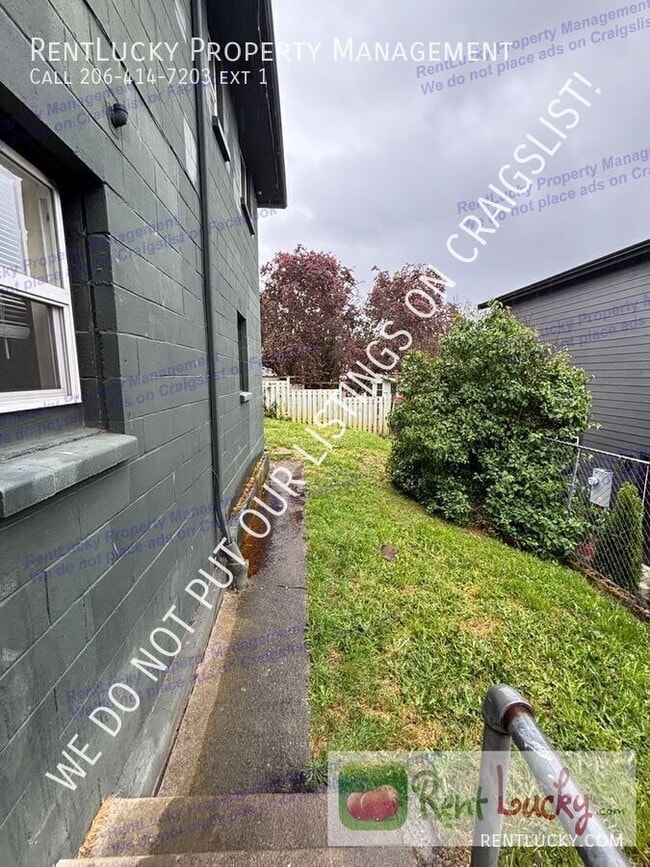 Building Photo - 4729 S Findlay St