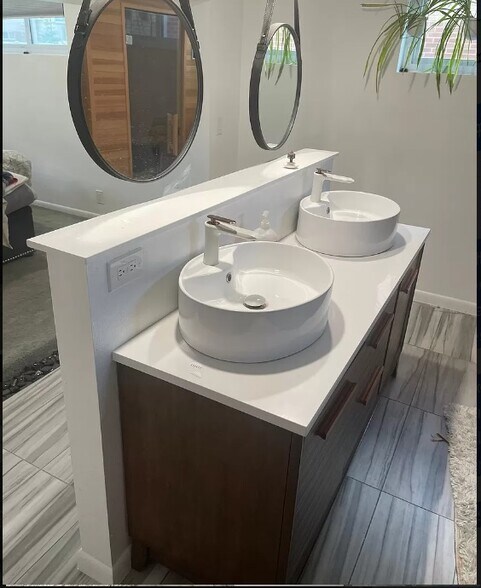 Building Photo - 2210 Marshall St