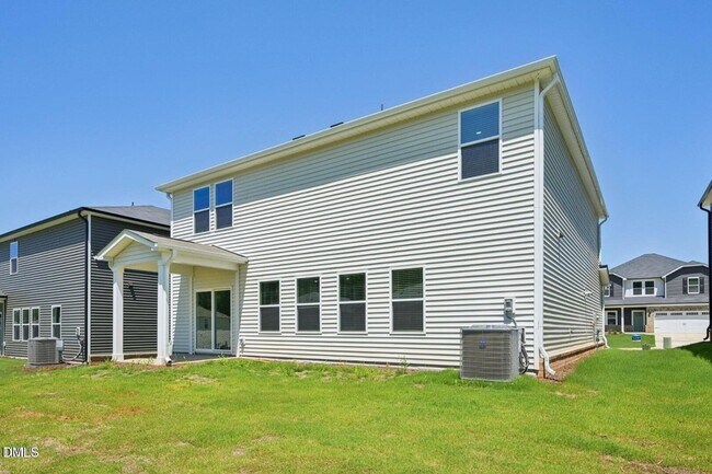 Building Photo - 721 Deschutes Dr