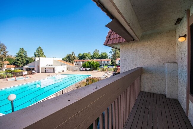 Building Photo - Spacious 3BR Condo with Pool View in Tangl...