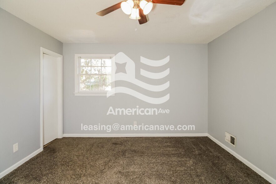 Building Photo - 125 Elberta Dr