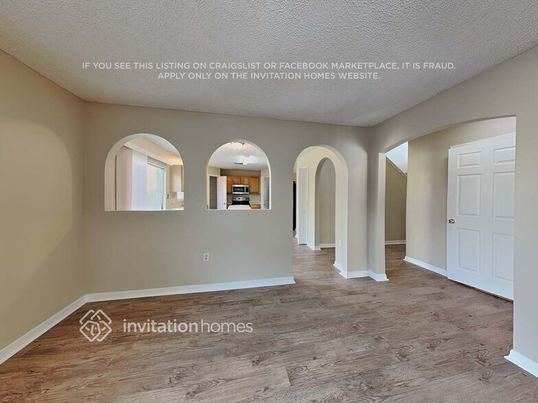 Building Photo - 1800 Brookshire Cir