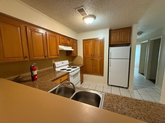 Building Photo - 8207 Bayou Fountain Ave