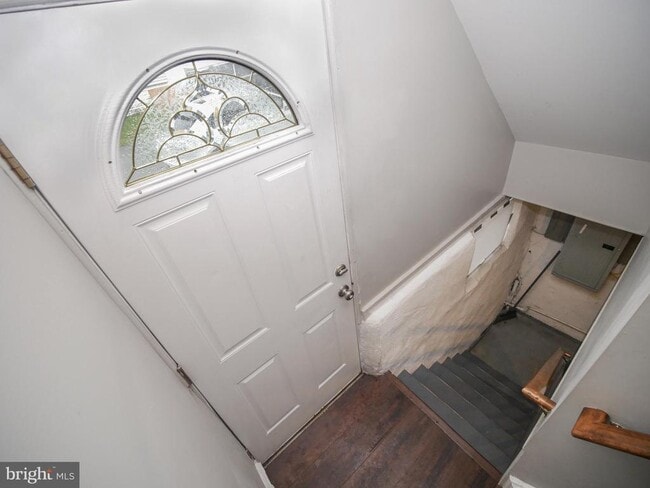 Building Photo - 332 Crown Point Rd