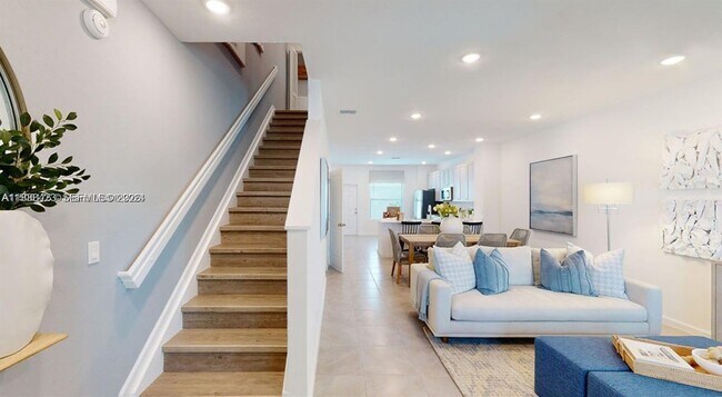 Building Photo - 10241 SW Newberry Ave